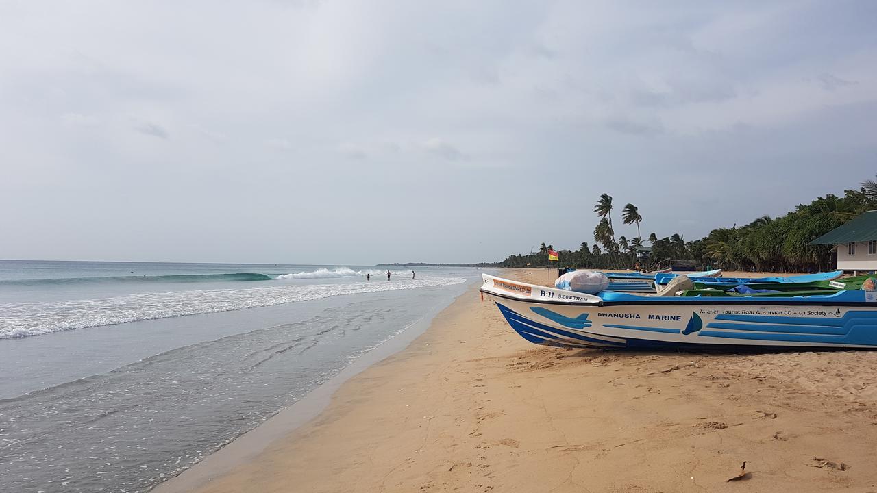 Luna Beach Hotel Nilaveli Exterior photo