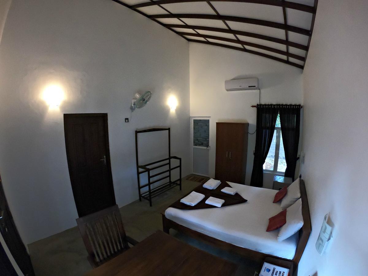 Luna Beach Hotel Nilaveli Exterior photo
